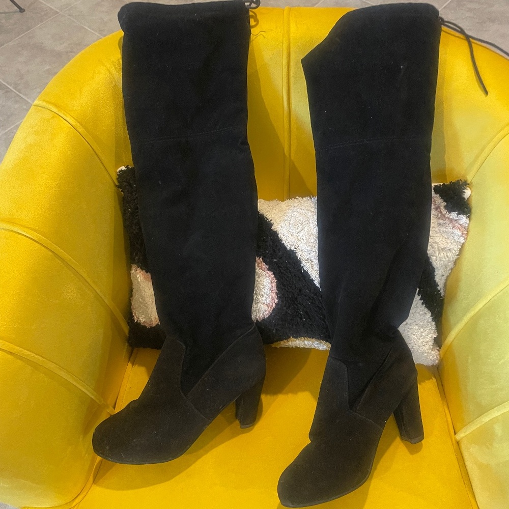 NO NAME BLACK FAUX SUEDE THIGH HIGH HEALED BOOTS